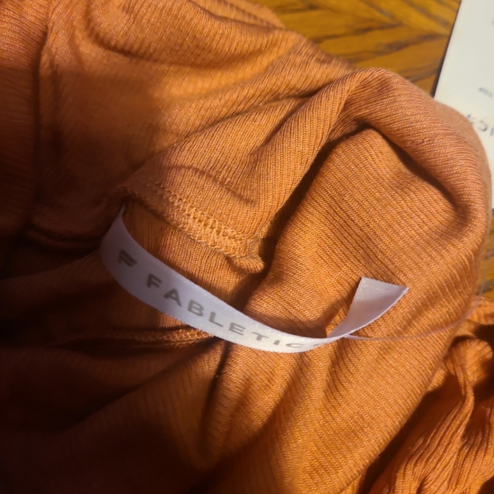 Fabletics soft turtleneck - Picture 3 of 3